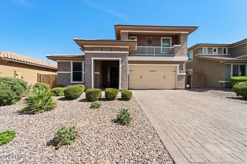 2430 E Hazeltine Way
