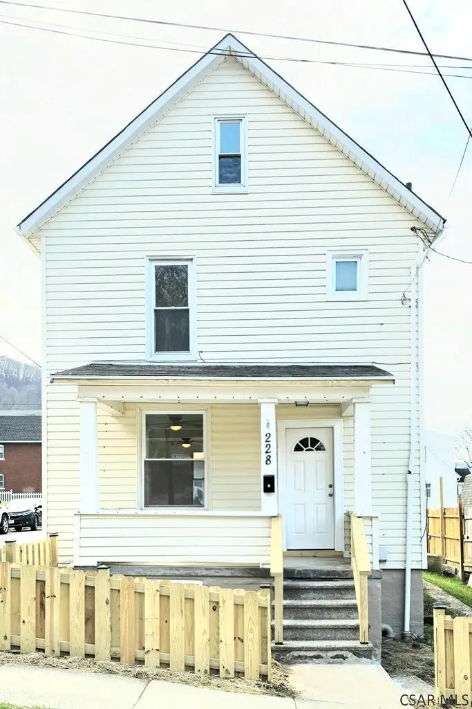 228 Stutzman St