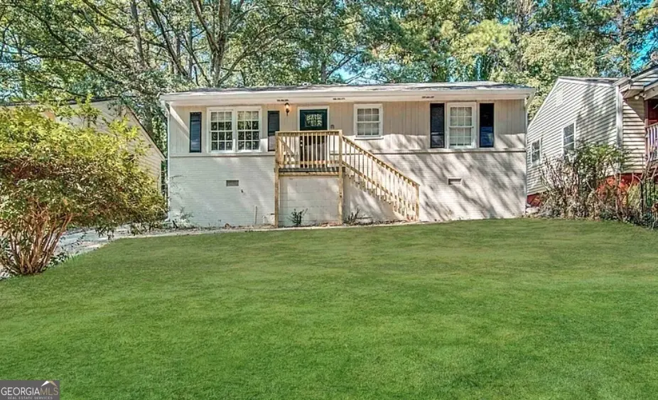 490 Woods Dr
