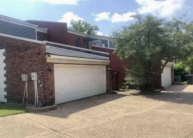 1905 E Kings Hwy
