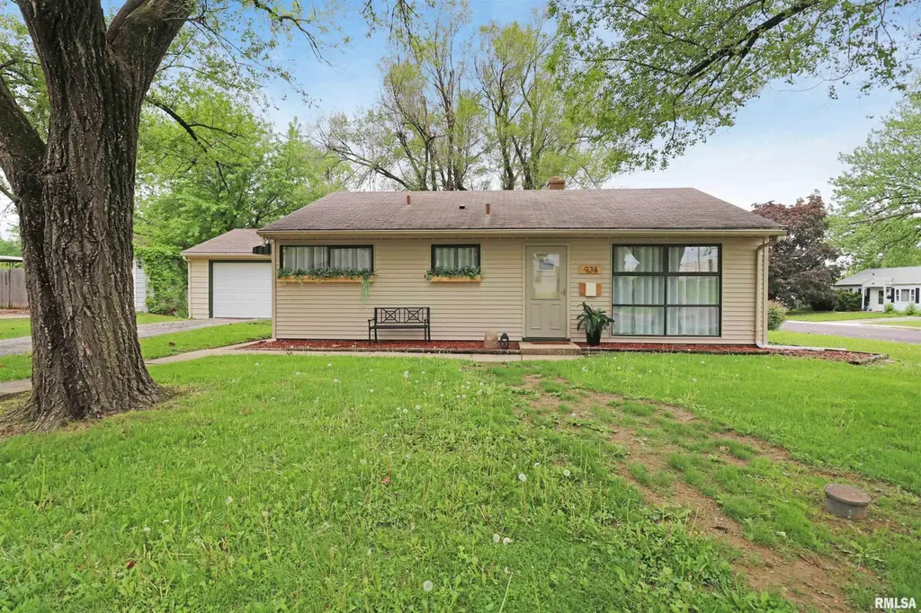 934 W Ridgemont Rd