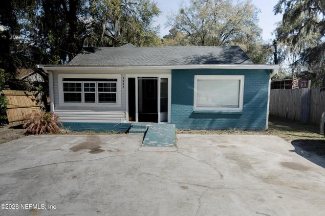 7949 Tallahassee Ave