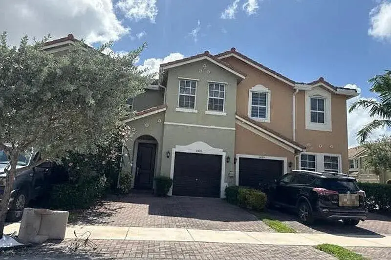1426 SE 24th Ter