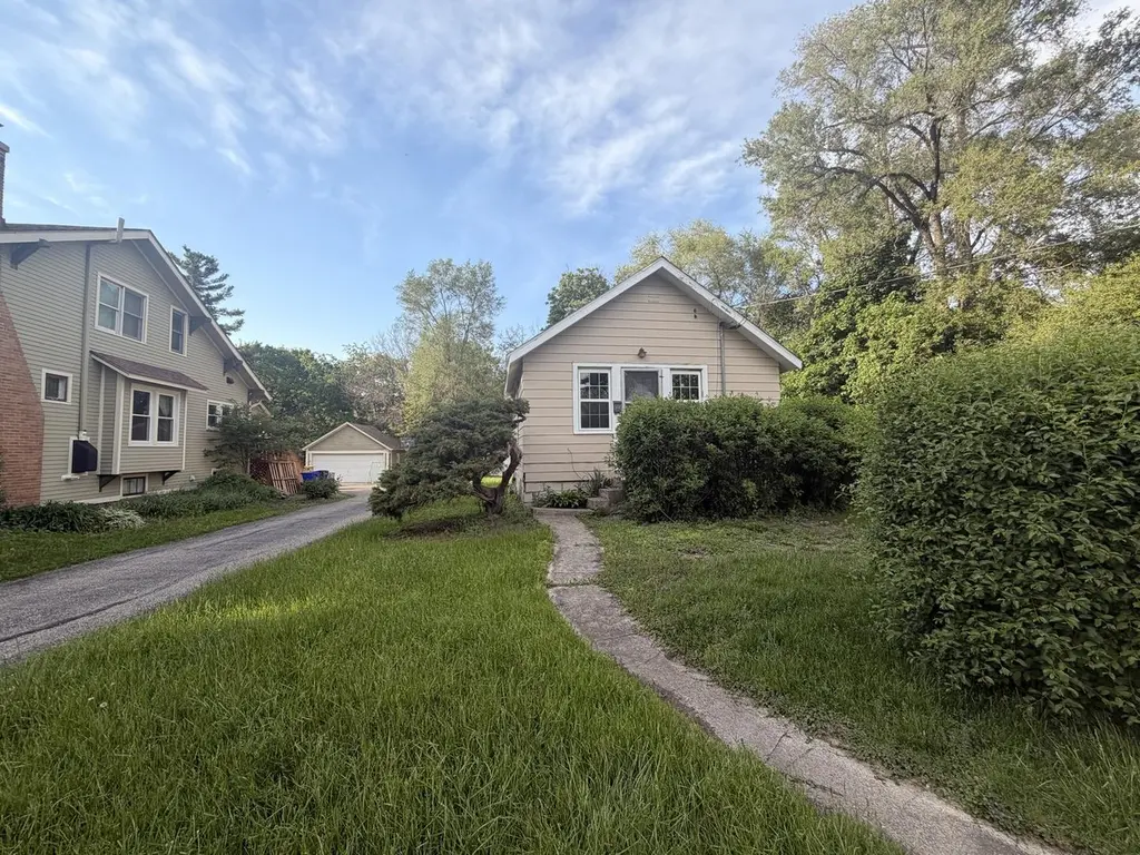 513 E Liberty Dr