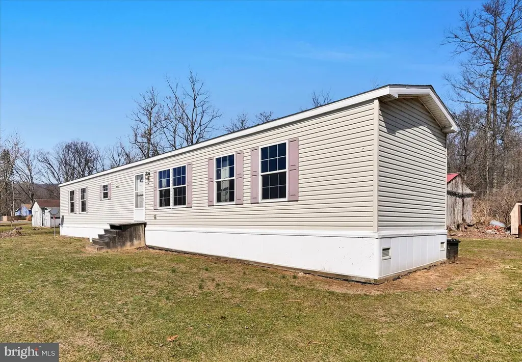 571 Schubert Rd