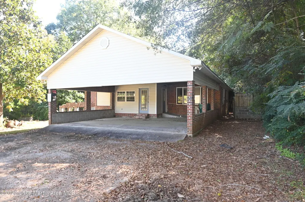 420 E South St