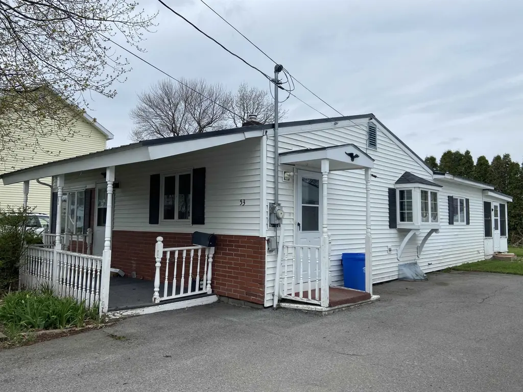 53 Chase St