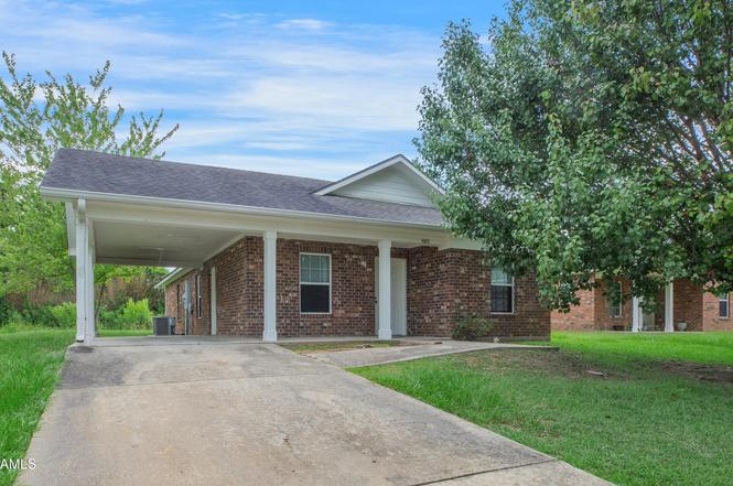 905 West End Dr