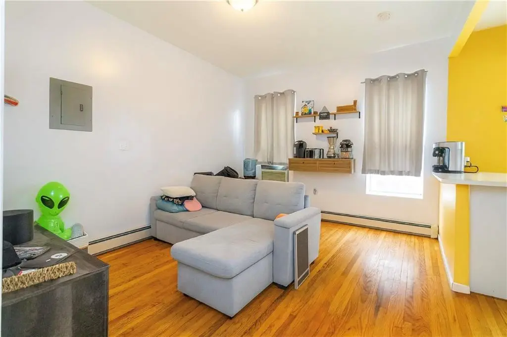 323 Concord Ave