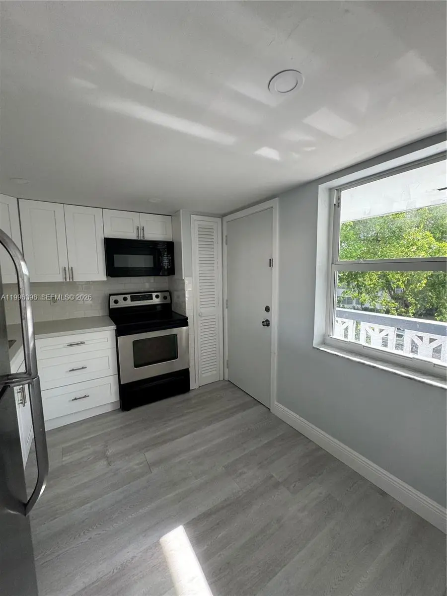 1398 NE 191st St Unit C305