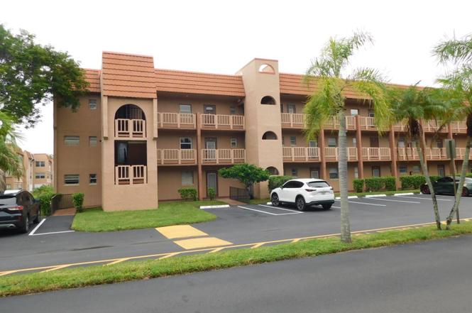9580 Sunrise Lakes Blvd #202
