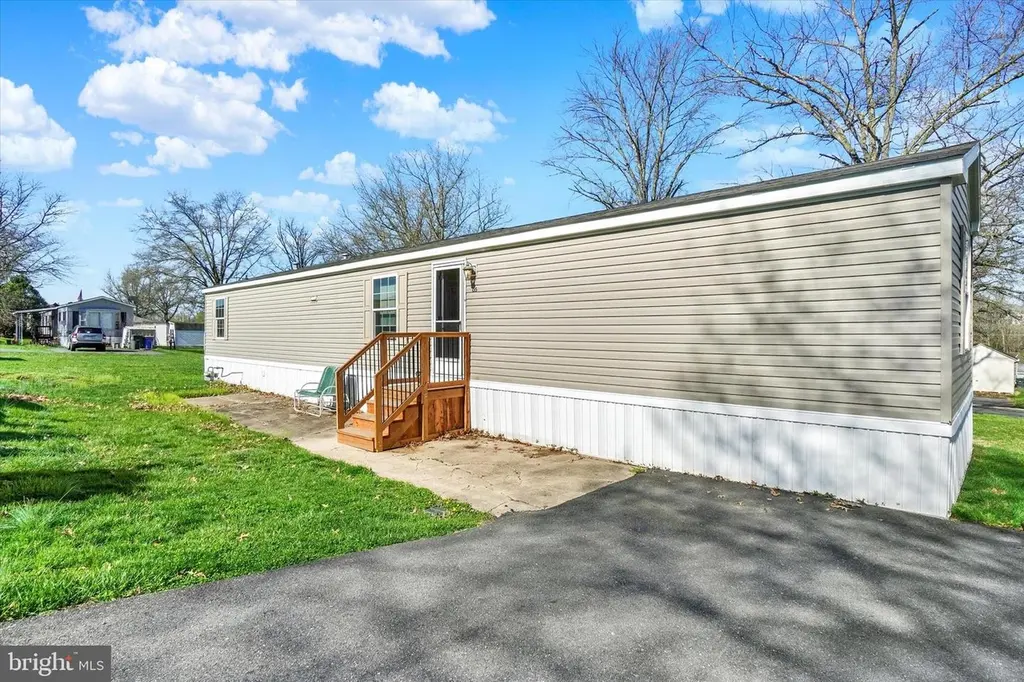 155 Pawnee Ave