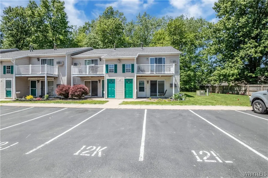 12 Sunmist Sq Unit 12L