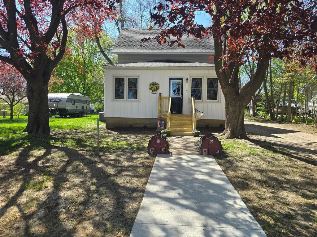 112 S 2nd St