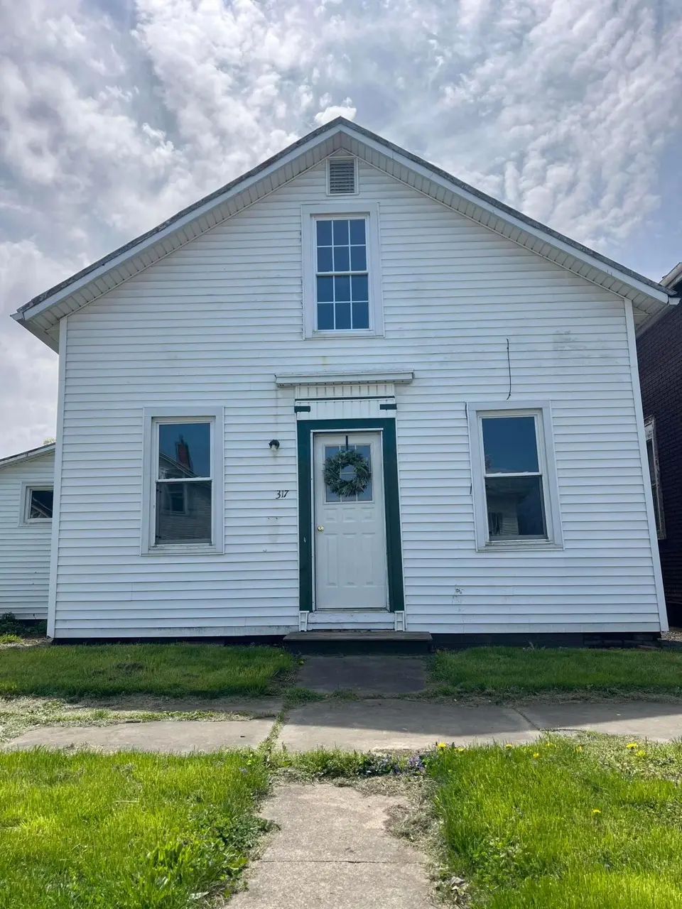 317 E Rensselaer St