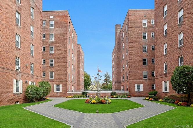 60 Locust Ave Unit A207