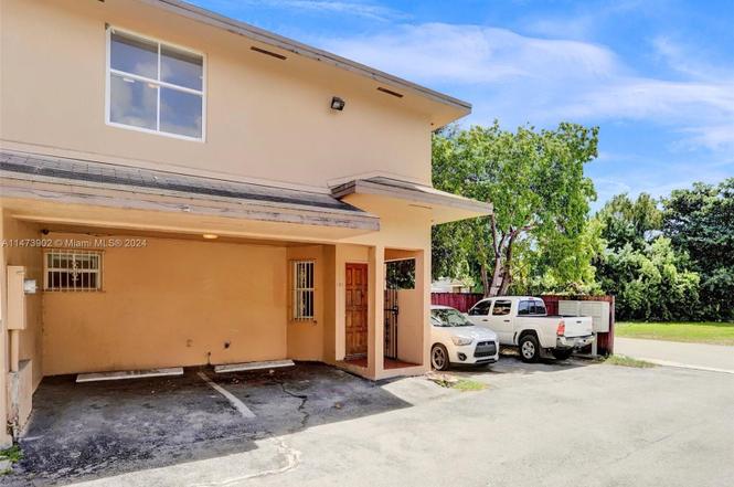 451 NE 136th St Unit I-101