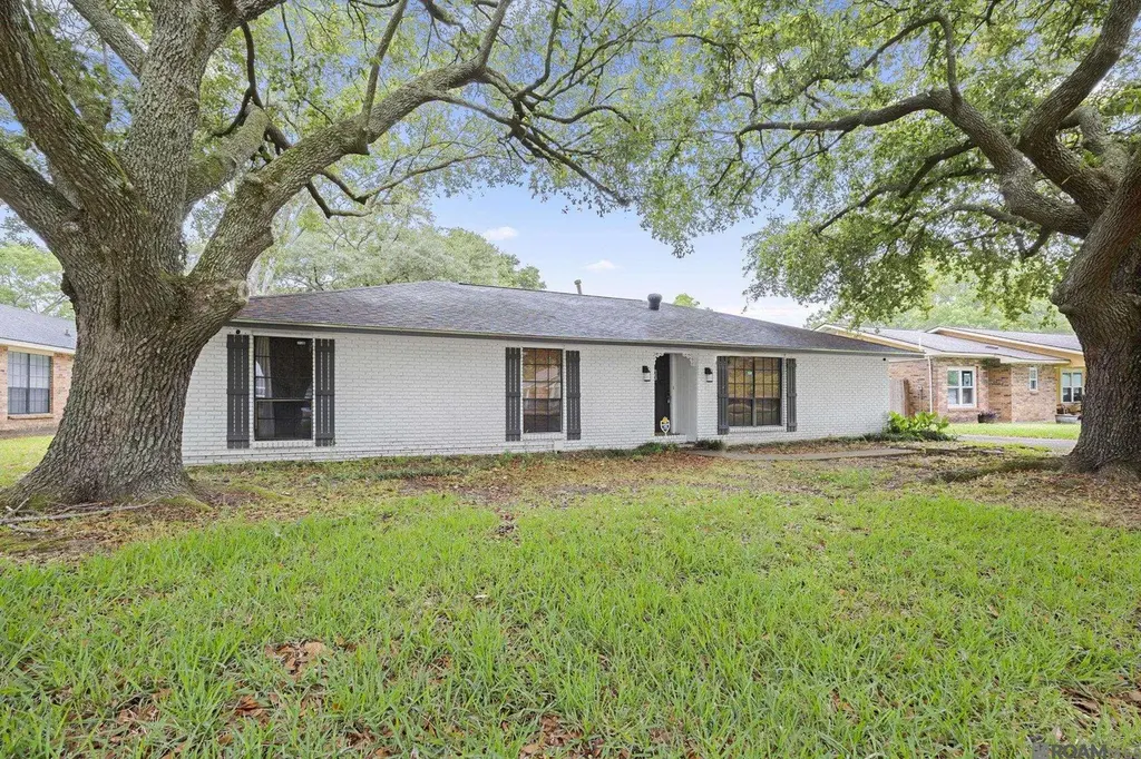 1054 Barkley Dr