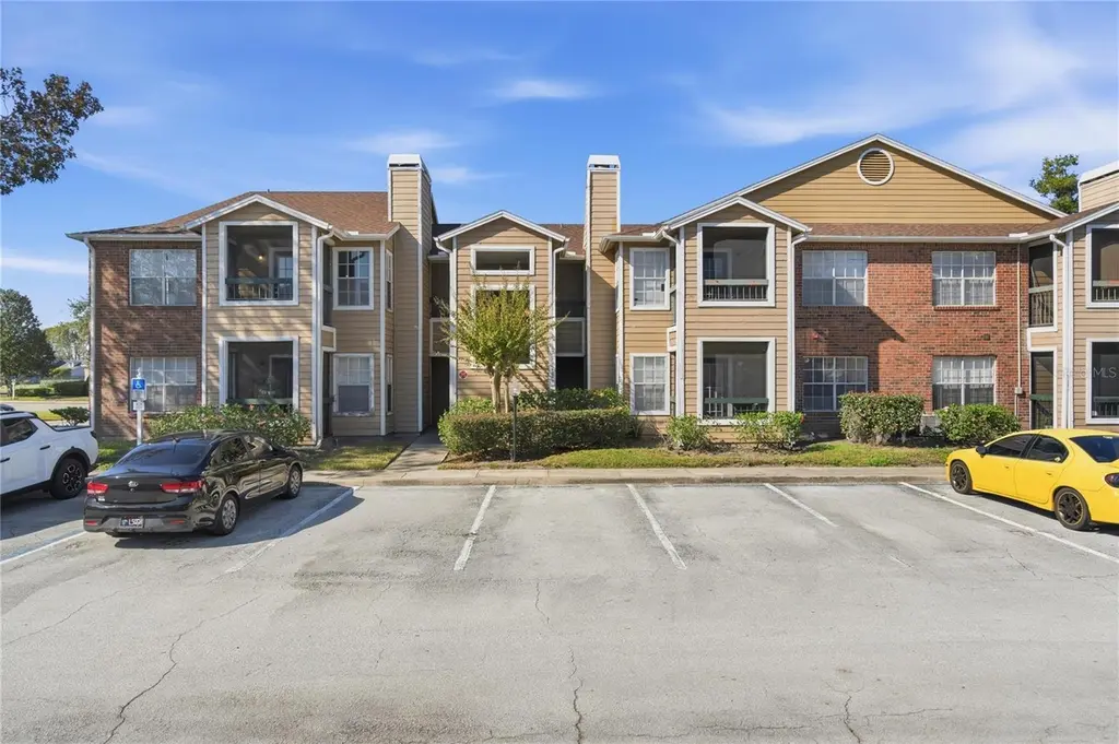 4401 Thornbriar Ln #106
