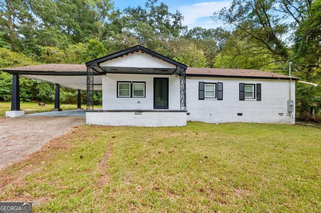 3846 Log Cabin Dr