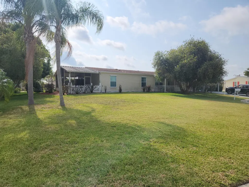 7650 Red Crossbill Ct