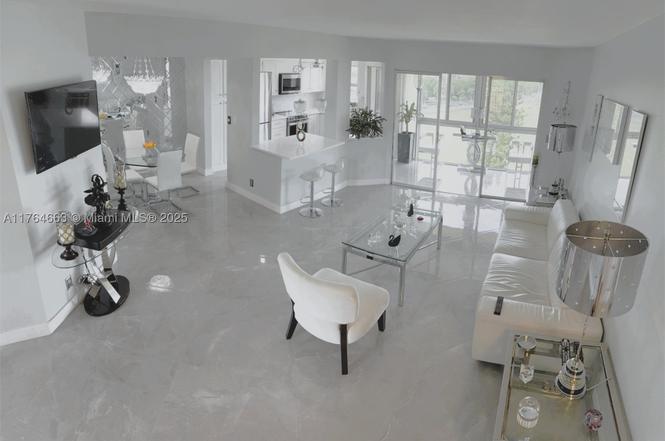 3836 Via Poinciana #604