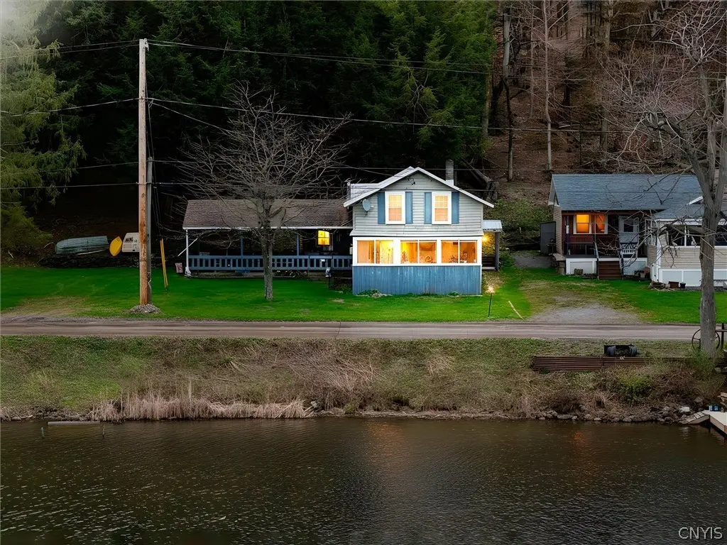 3174 Gorton Lake Rd