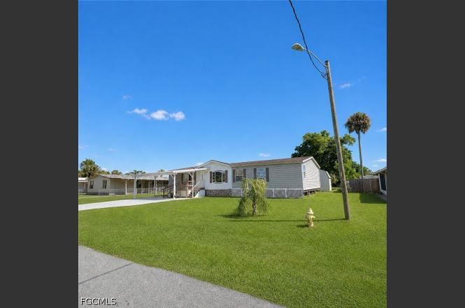 7607 Peyraud Dr