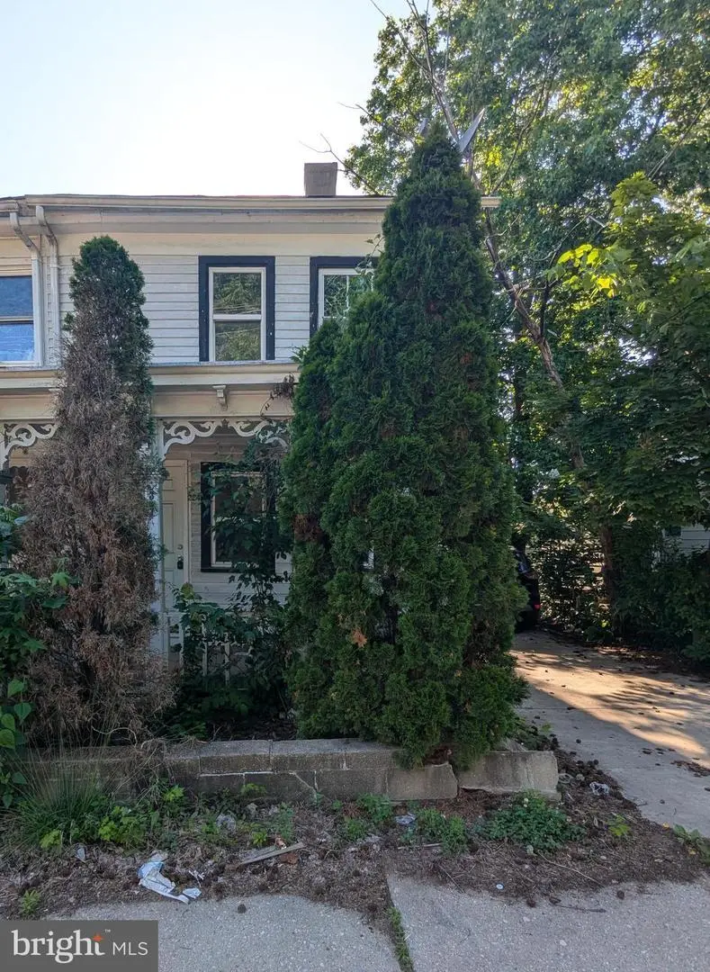 324 N Laurel St