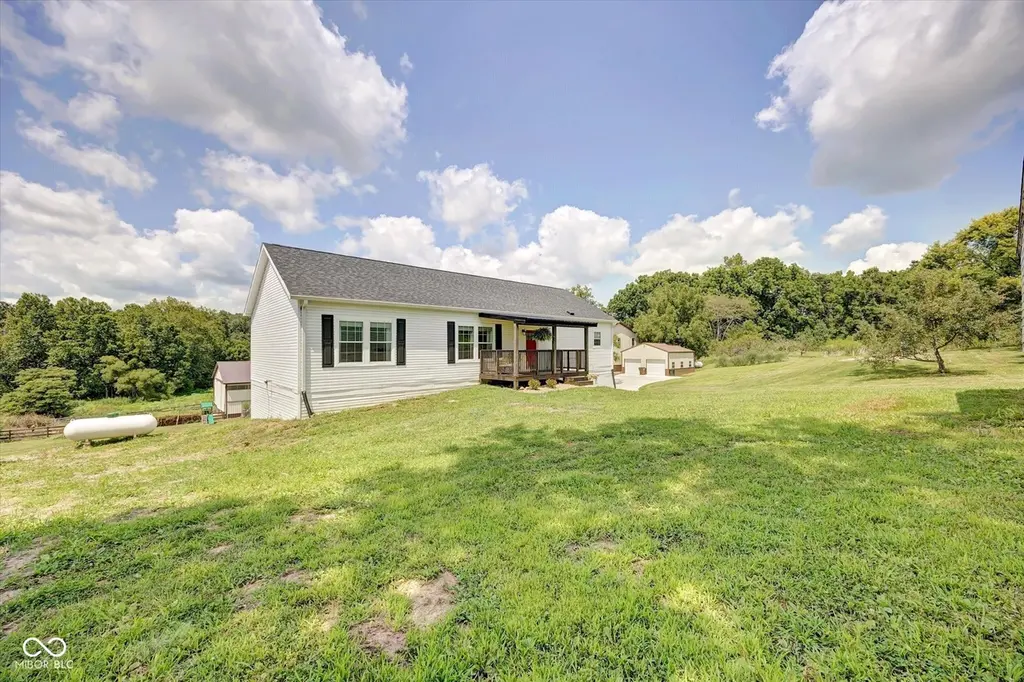 7859 Moore Rd