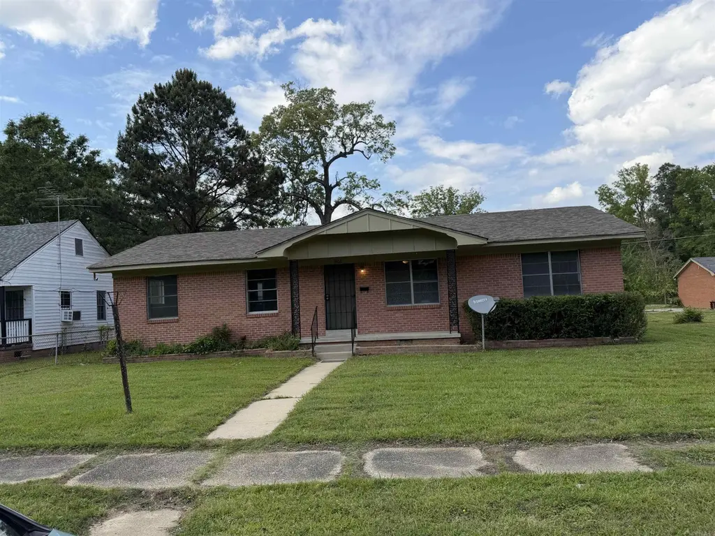 1903 W 25th