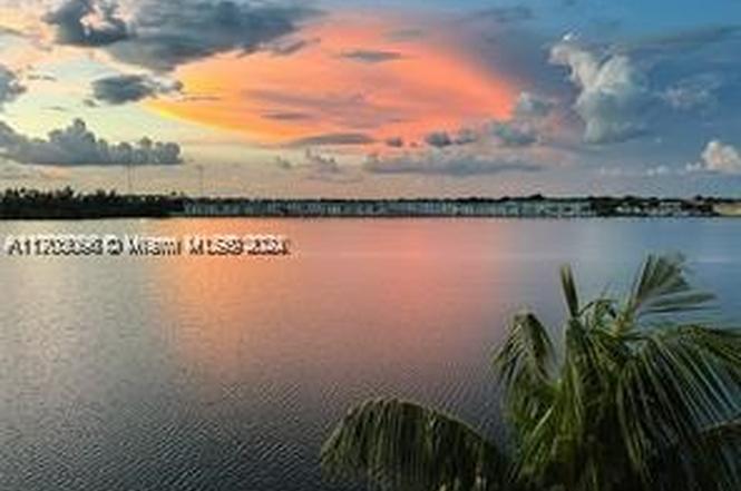 1075 NE Miami Gardens Dr #205