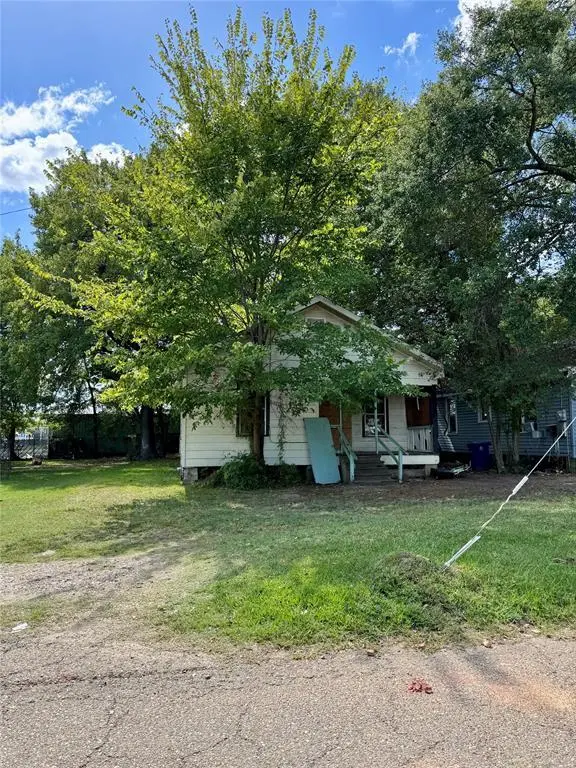 2711 Desoto St