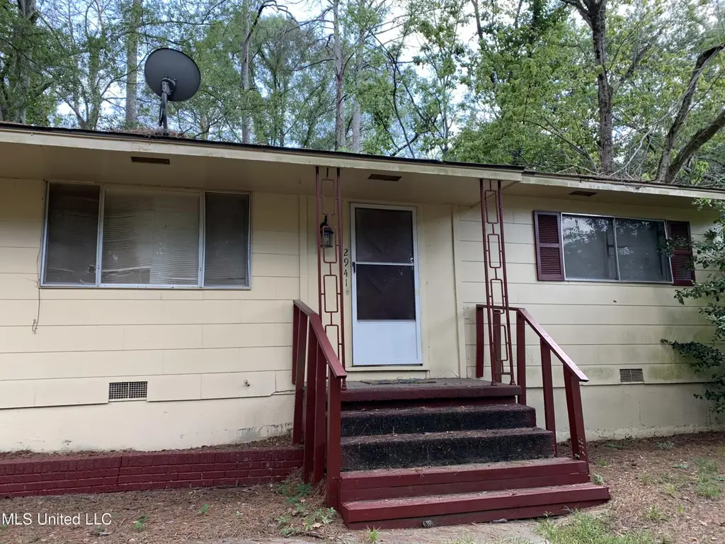 2941 Sheila Dr