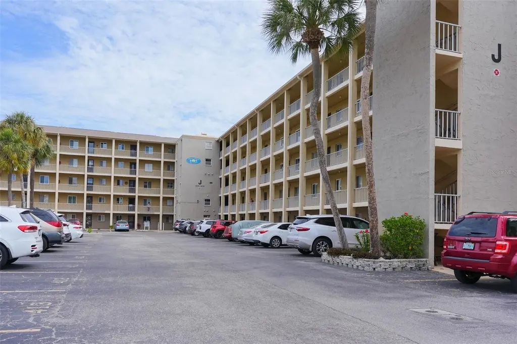 3607 Lake Bayshore Dr #312