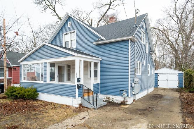 296 W Larch Ave