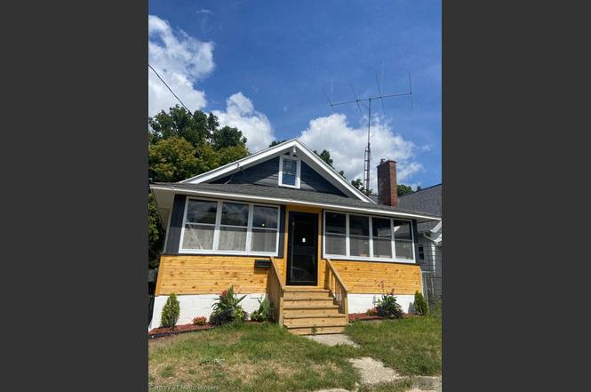 115 Livingston Dr E