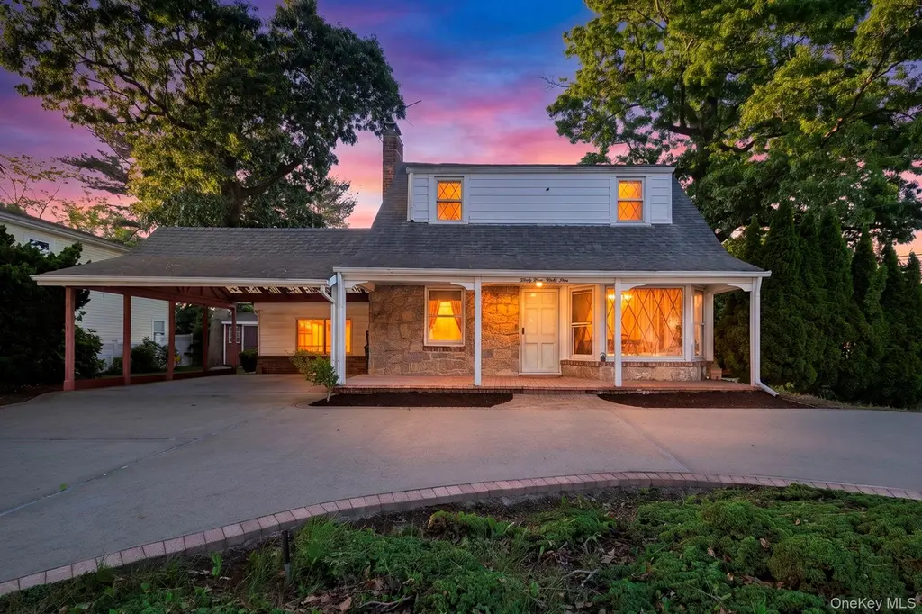 3499 Woodward Ave