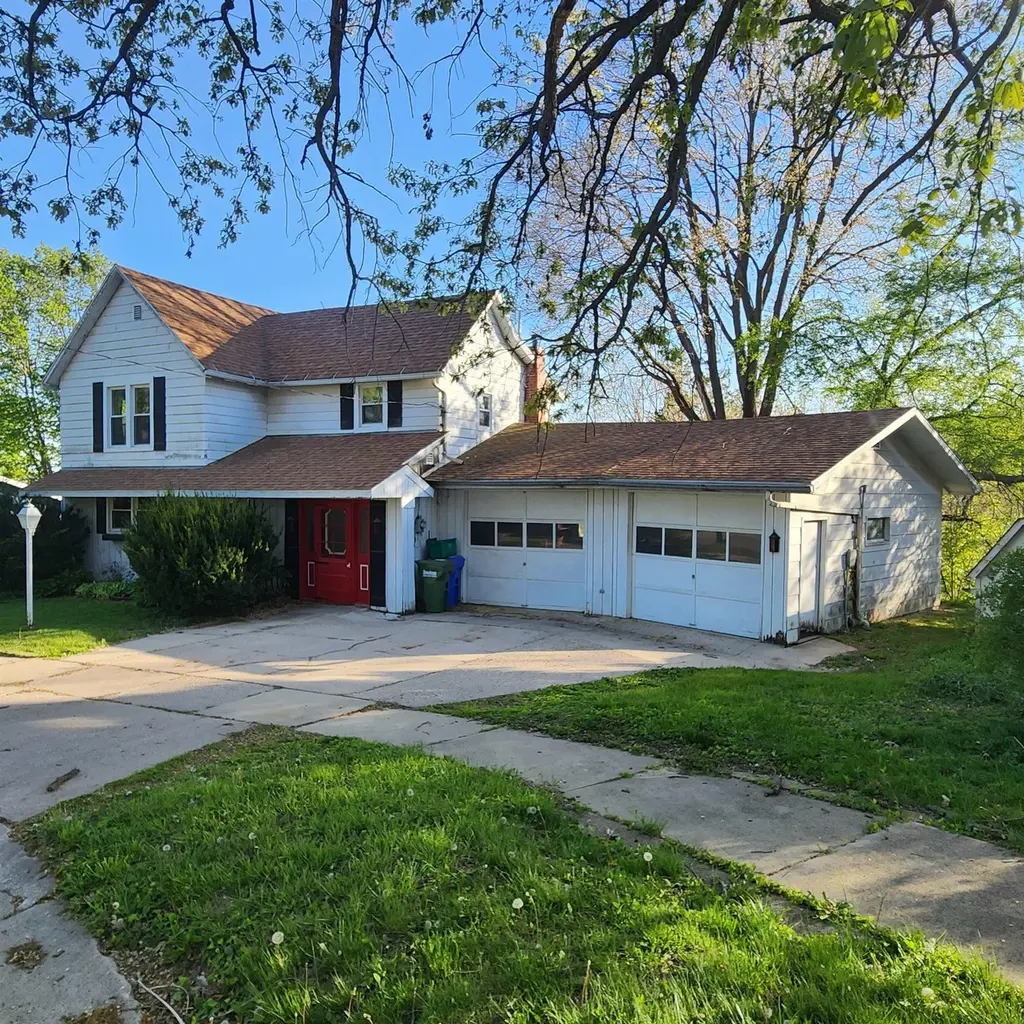 311 NE Second St. St