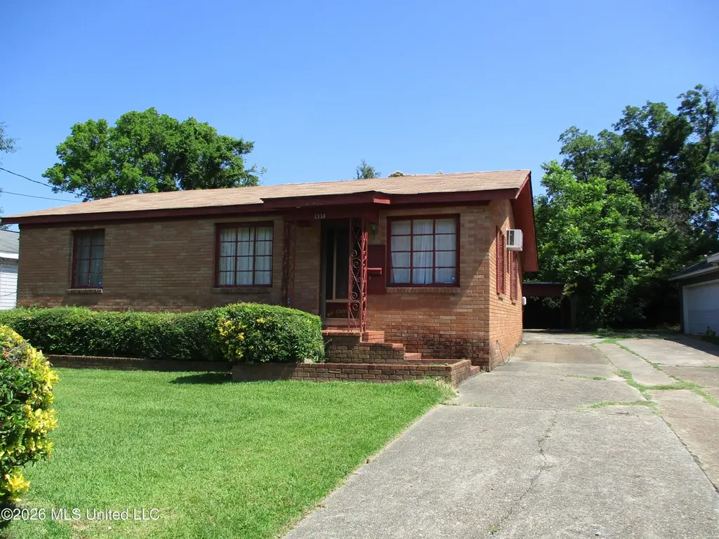 1338 Fernwood Dr