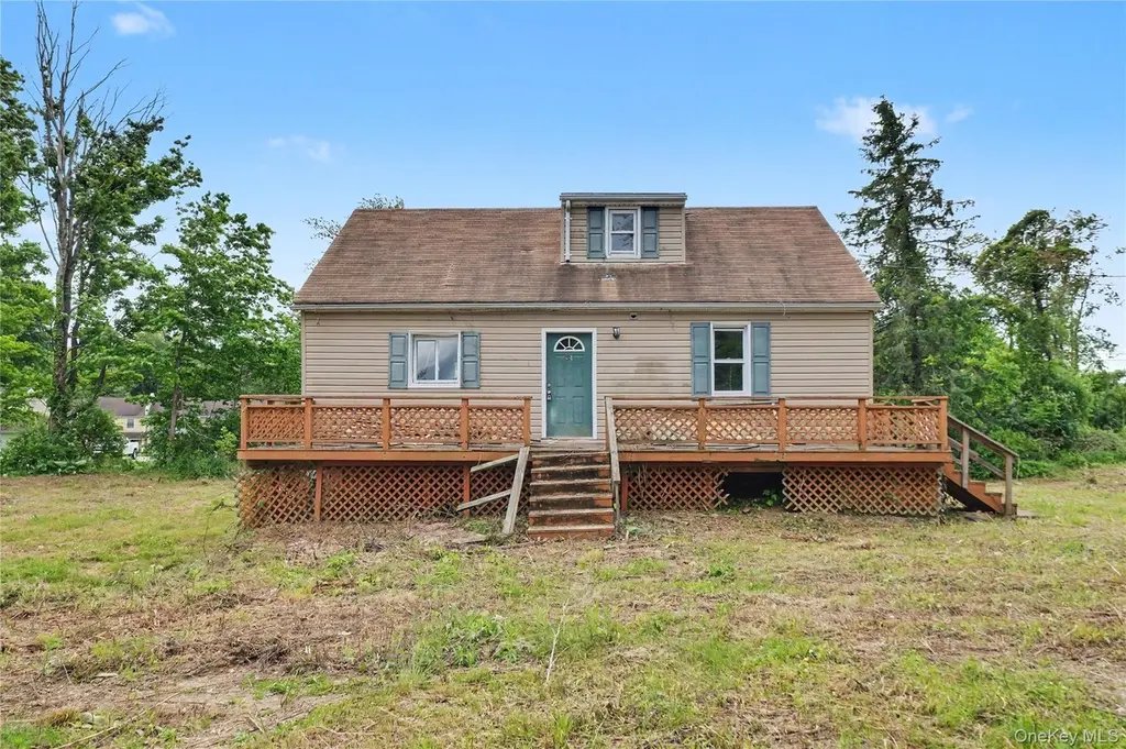 687 Whitley Ln