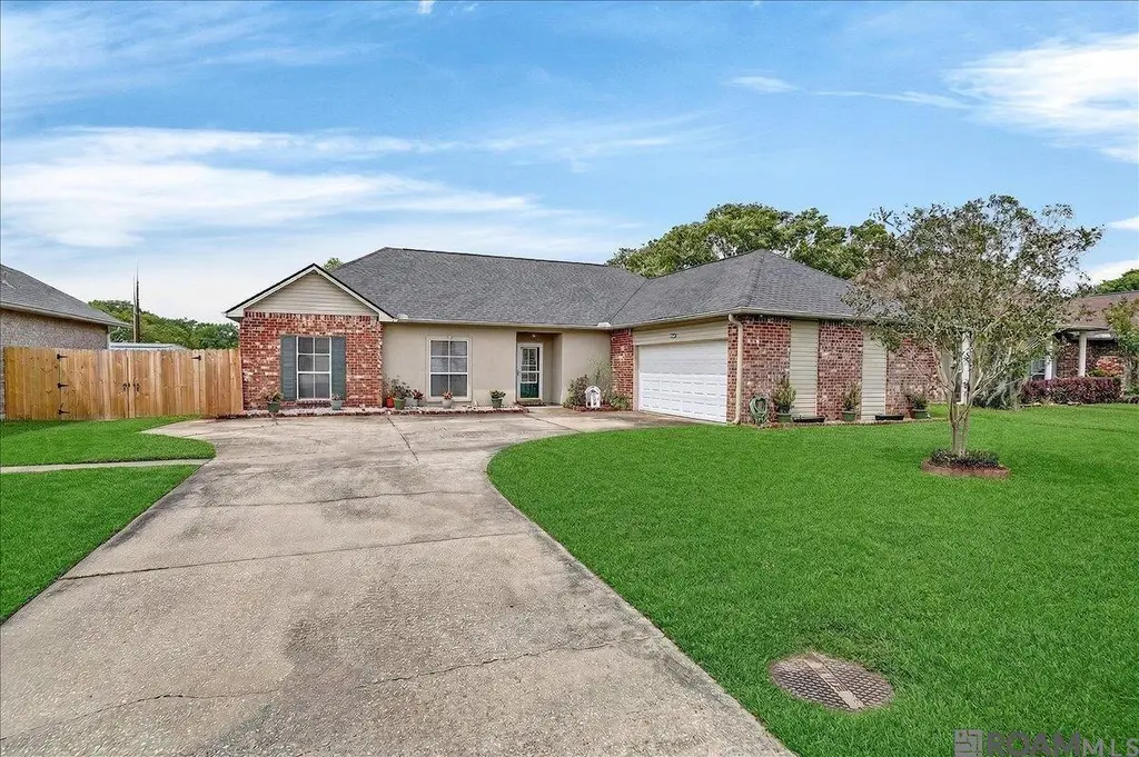 13435 Orleans Dr