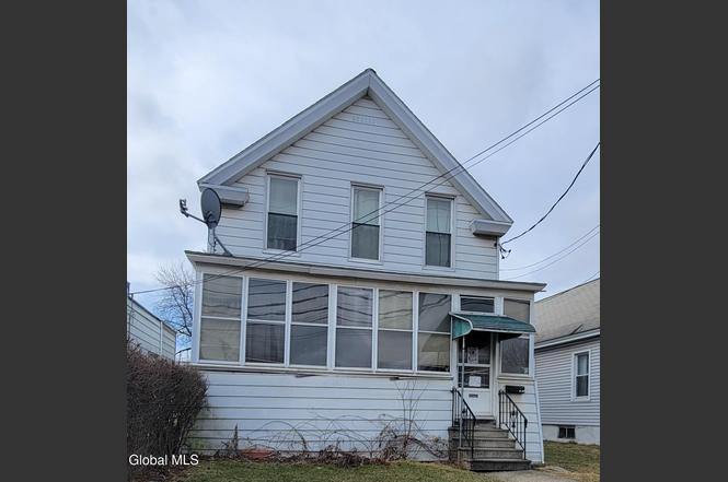 6 Cohoes Rd