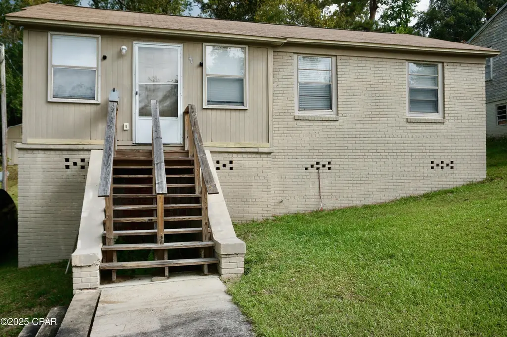 40 W Barnes Ave