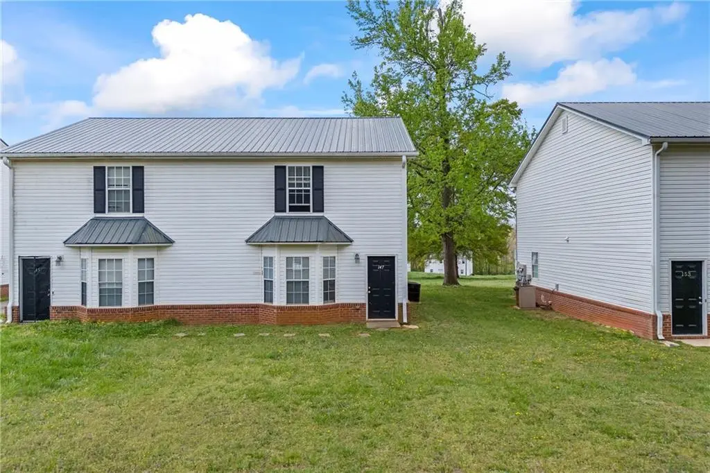 147 Westchester Cir