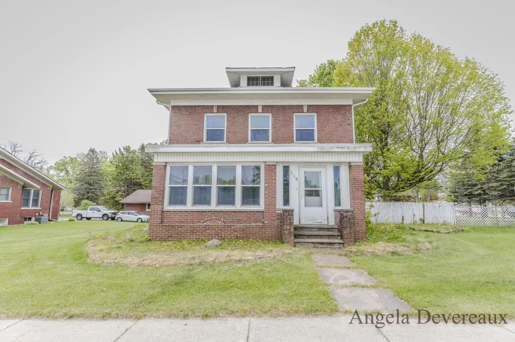 110 E Main St