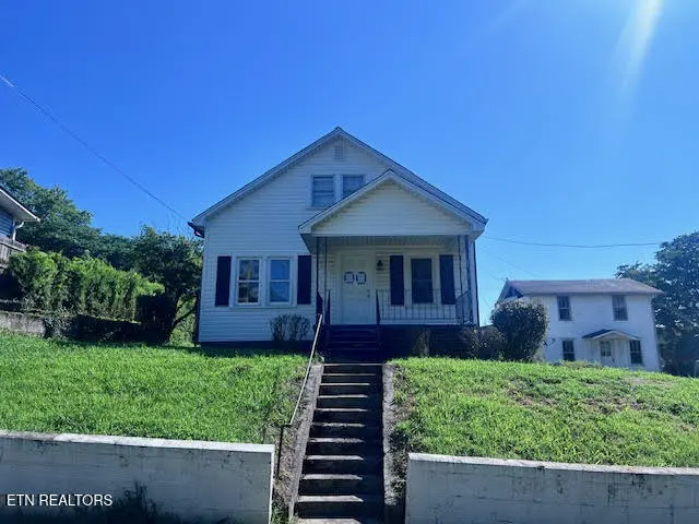 905 NW Queen Ave