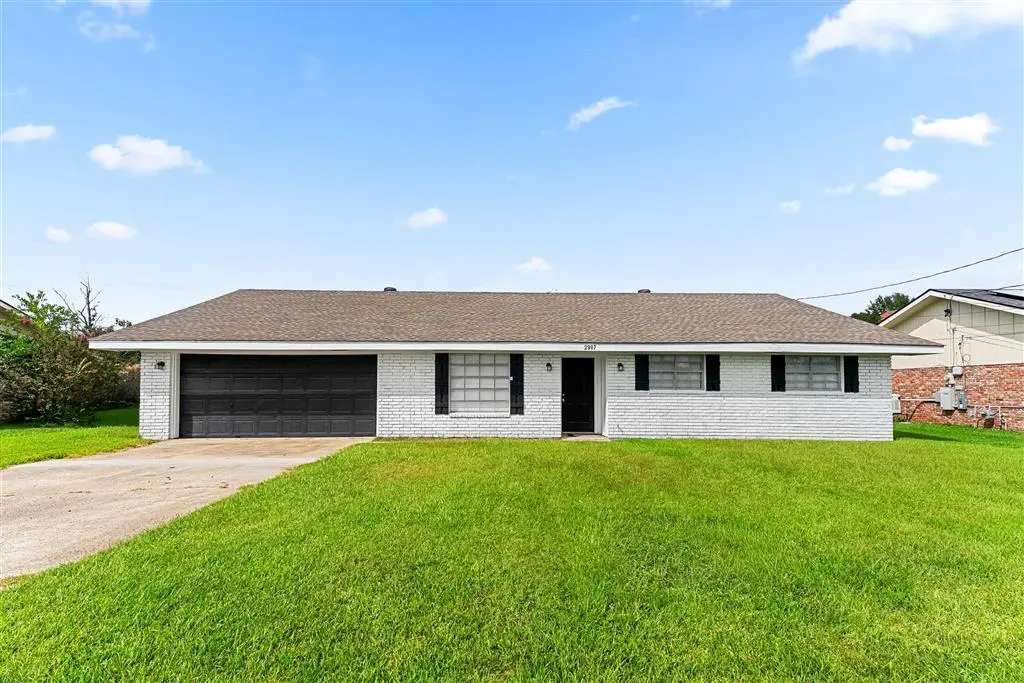 2907 Mary Ann St