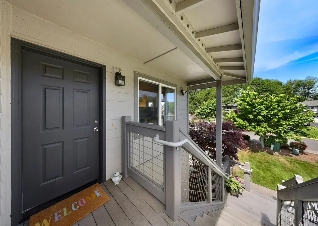 1389 Bayview Ct #202