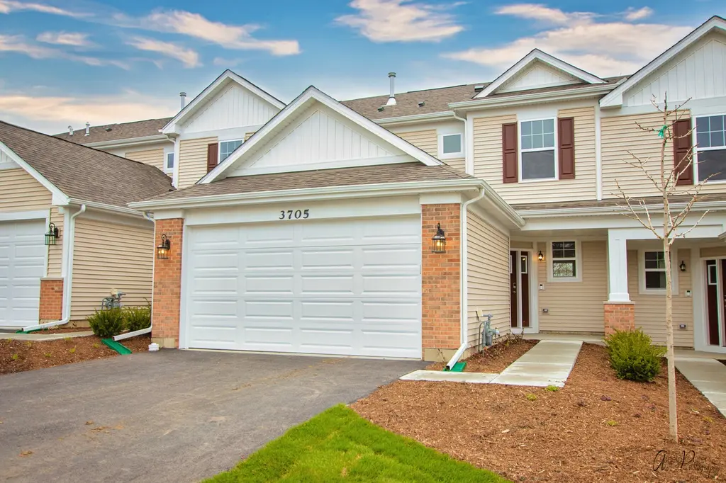 3904 Monica Ln